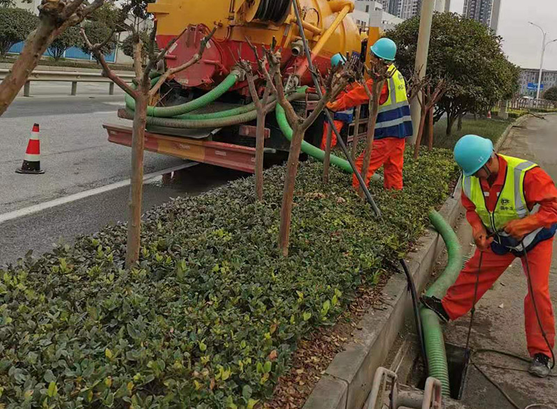 岭口镇市政管道清淤